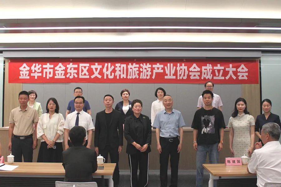 聚力同行共创文明城,聚力同行共创一流