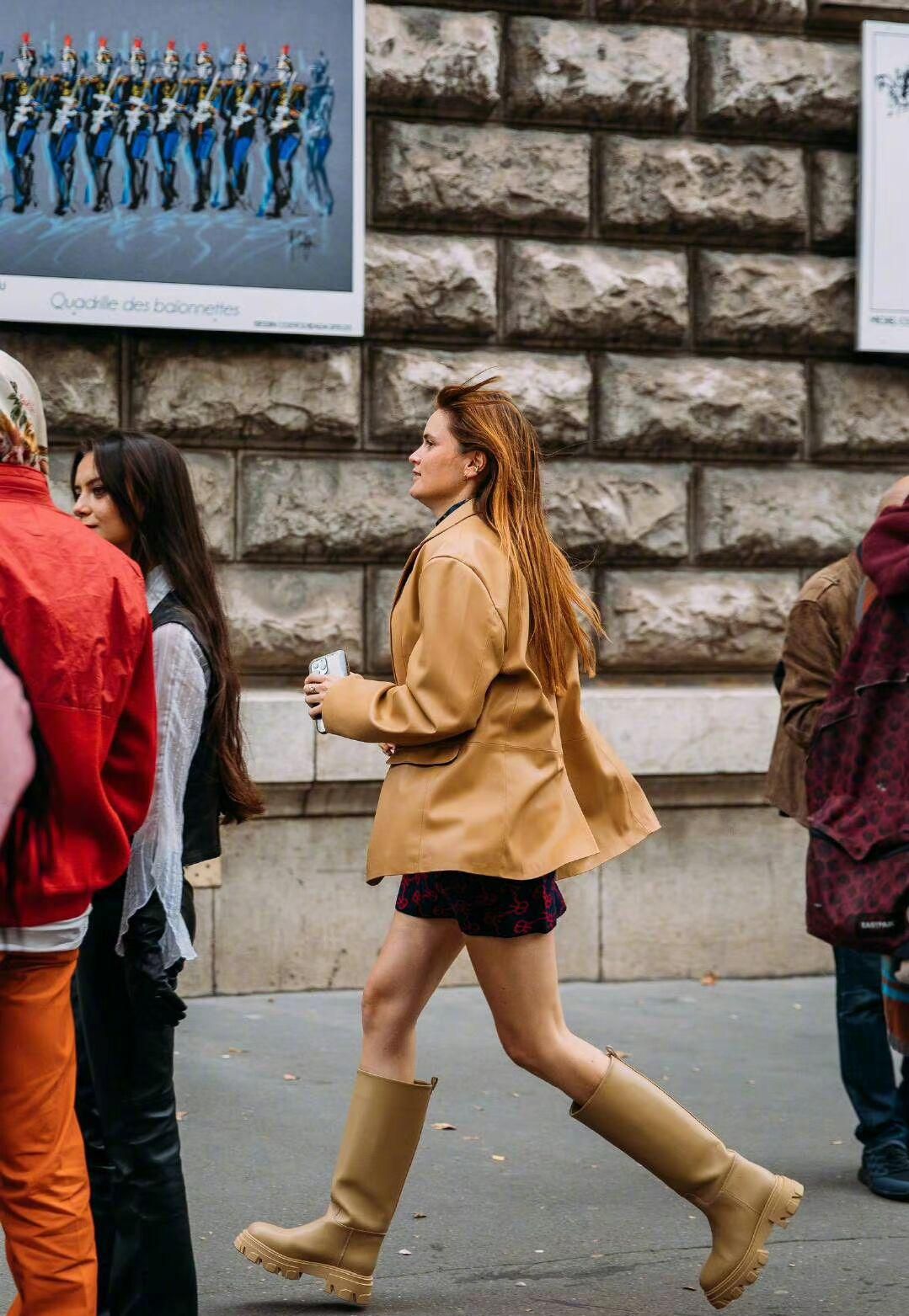 时尚人士必备的秋冬战靴,尖头靴子是秋季时尚圈的必备战靴