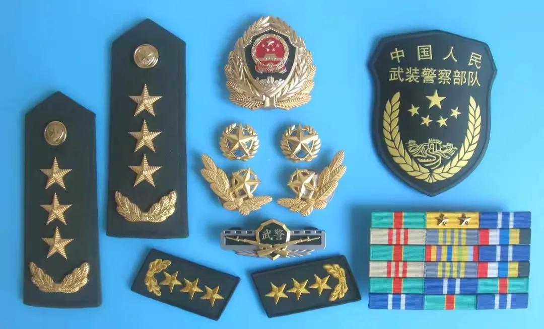 毛启国收藏帽徽图片,中国陆军狼牙特种部队肩章图片