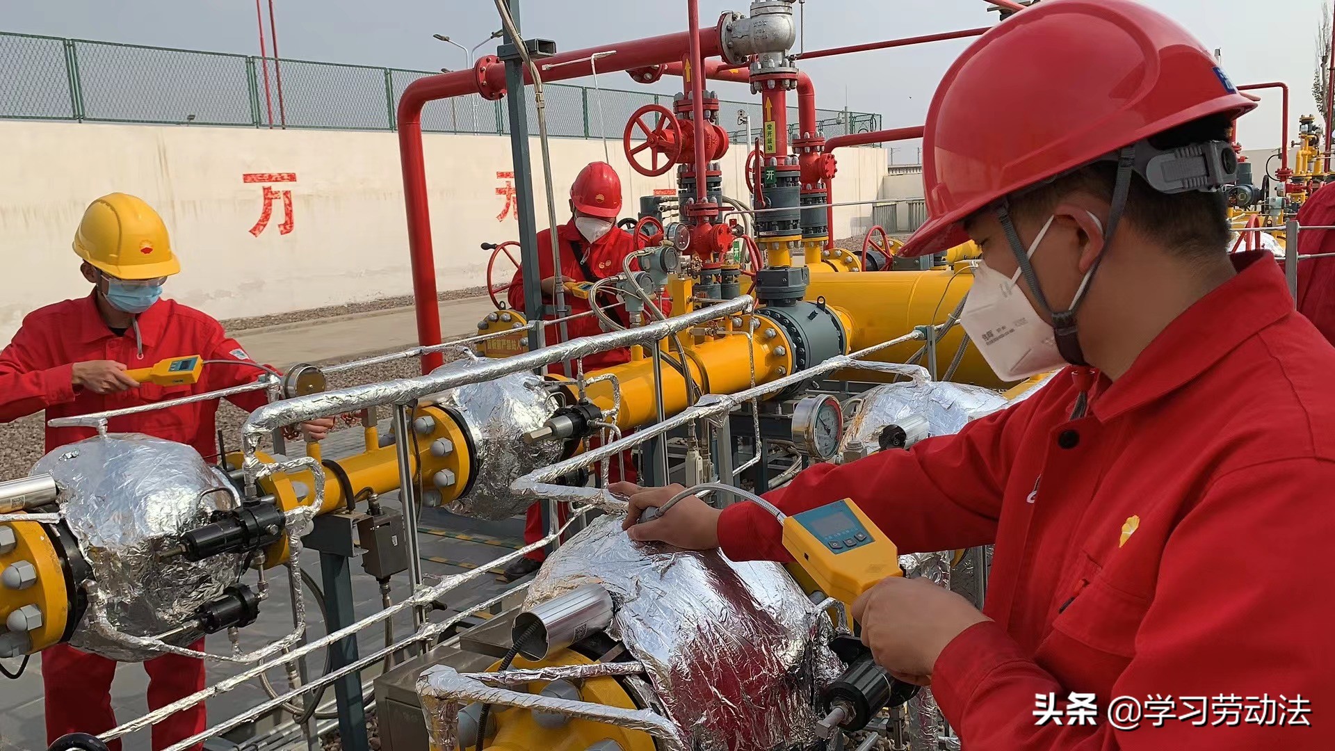 分包单位对农民工工资负什么责任,农民工欠薪总包单位负什么责任