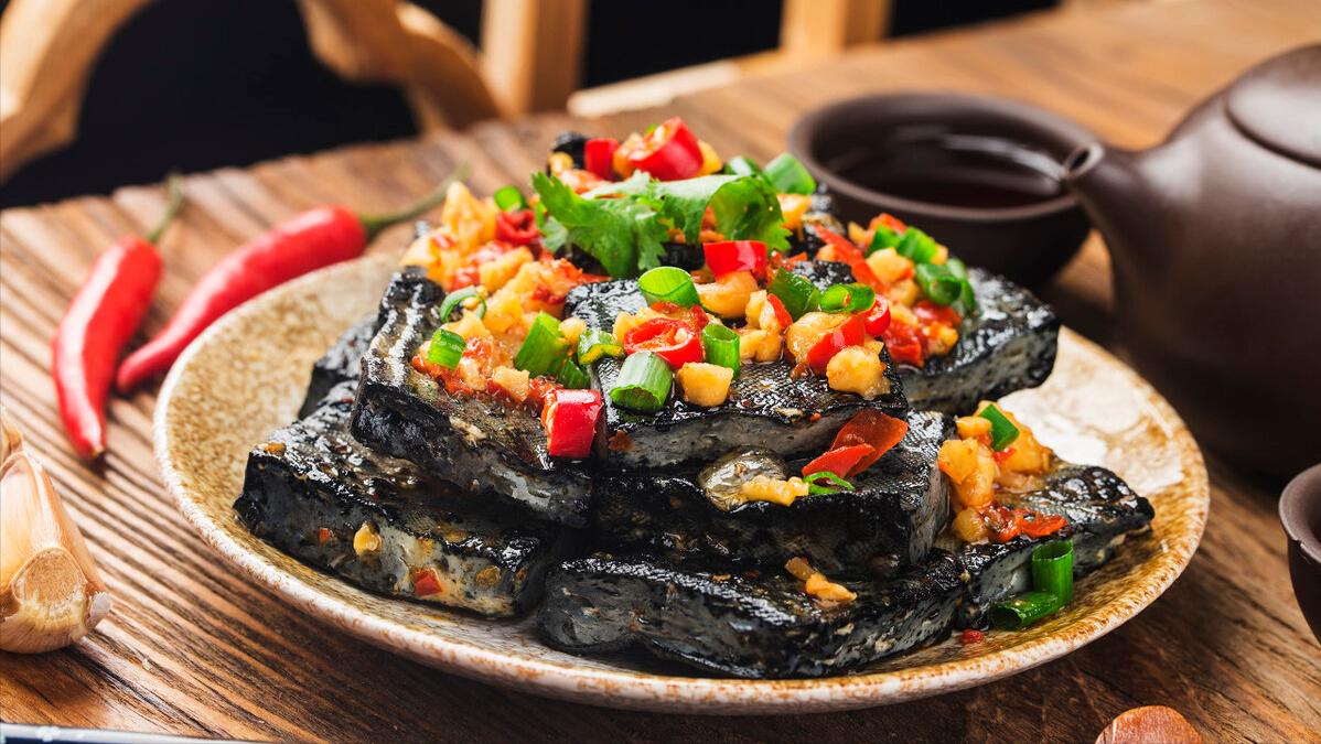 老外不能接受的10大中国美食，中国人却吃得嘎嘎香，直呼：没口福