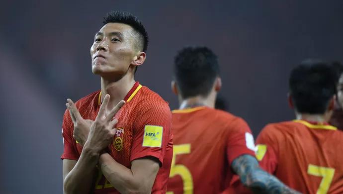 保护性接应于大宝踢什么位置,于大宝踢后卫被嘲笑