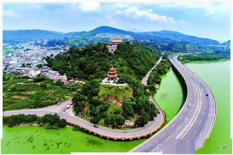 昆明可以爬的最大的山,云南必去的八大名山