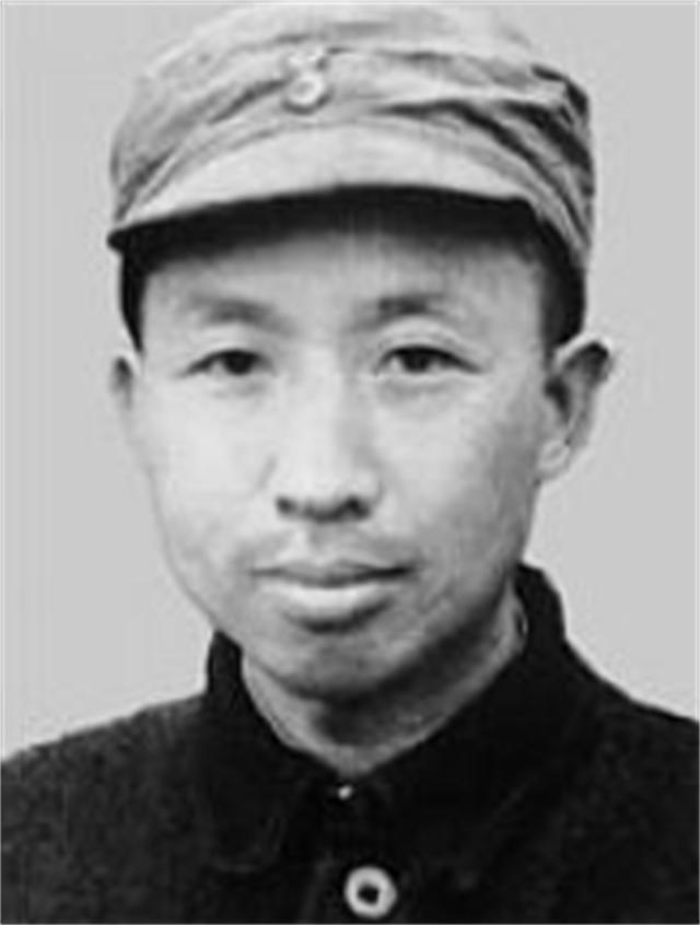 女红军长征与丈夫分离,54年后在北京重逢,对方已是国家大人物