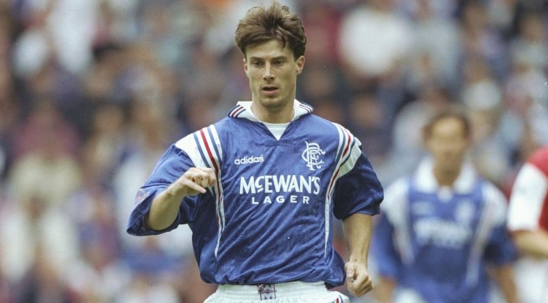 足球名将范巴斯滕年龄,伊布范巴斯滕退役视频