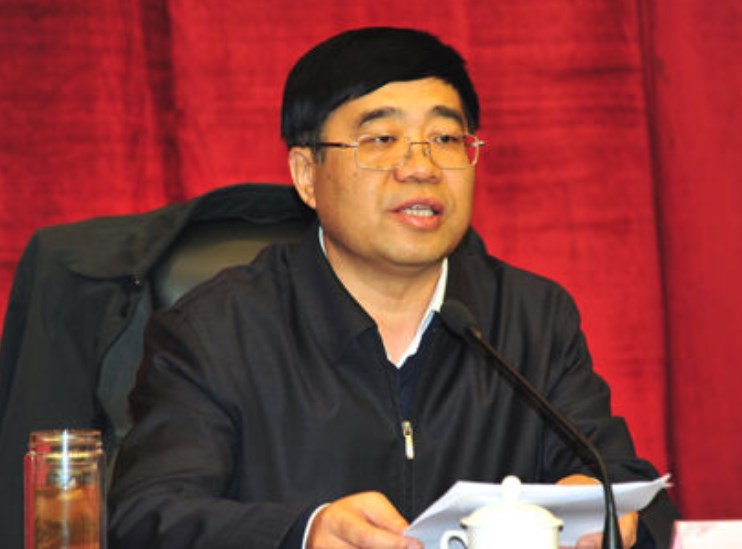 辱骂国土局局长“滚出去”，全家敛财超2000万，张令平的贪超想象