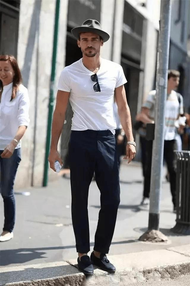 经典白t恤怎么穿时髦又好看,白色宽松简约短袖t恤怎么搭配