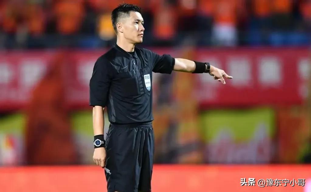主裁判艾堃山东鲁能,中超裁判马宁完整视频