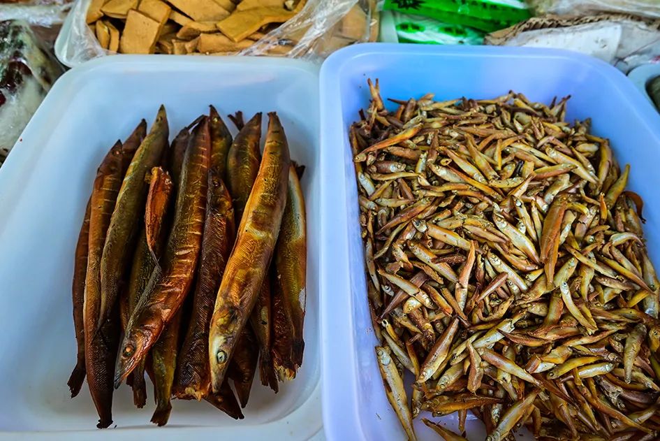 西山脚下的早市,闲逛最具人间烟火气的早市