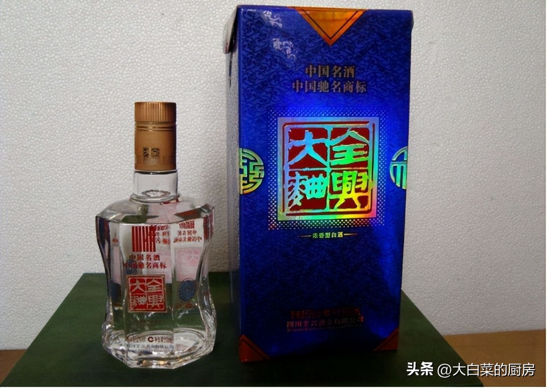 近年来越来越多的日本人到中国,日本国庆假期大量游客涌入