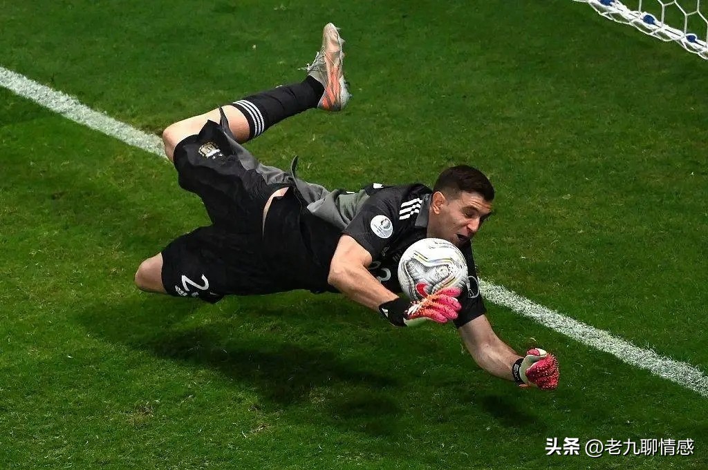 马丁内斯愿意为梅西而战,马丁内斯为啥对梅西这么好