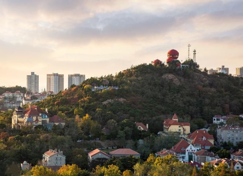 雨中即景青岛小鱼山公园美景欣赏,青岛景点小鱼山公园高清图片