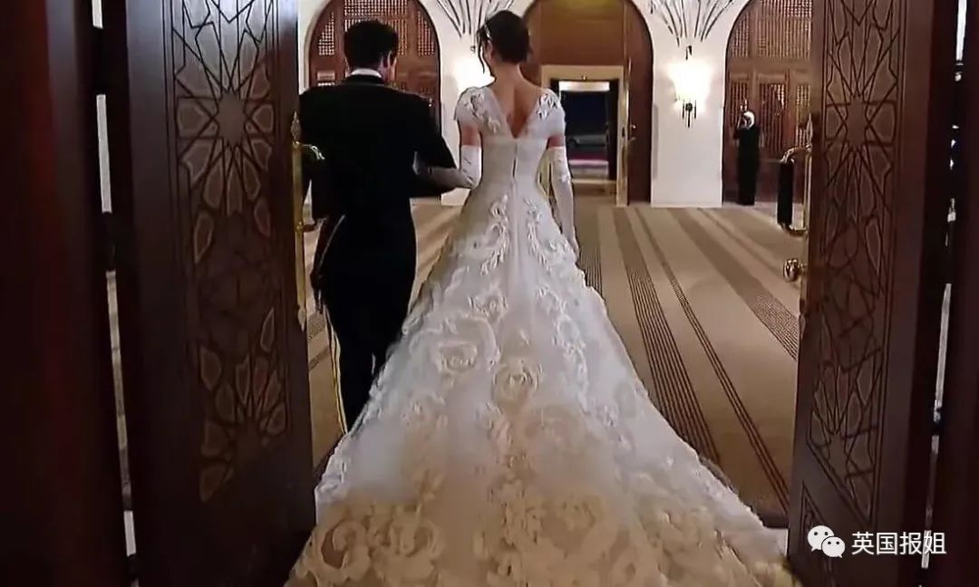 凯特王妃高级造型,凯特王妃穿蓝色格子英伦风