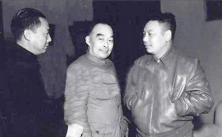 戴笠制定军统特务六*法大**规,却是只准州官放火,不准百姓点灯