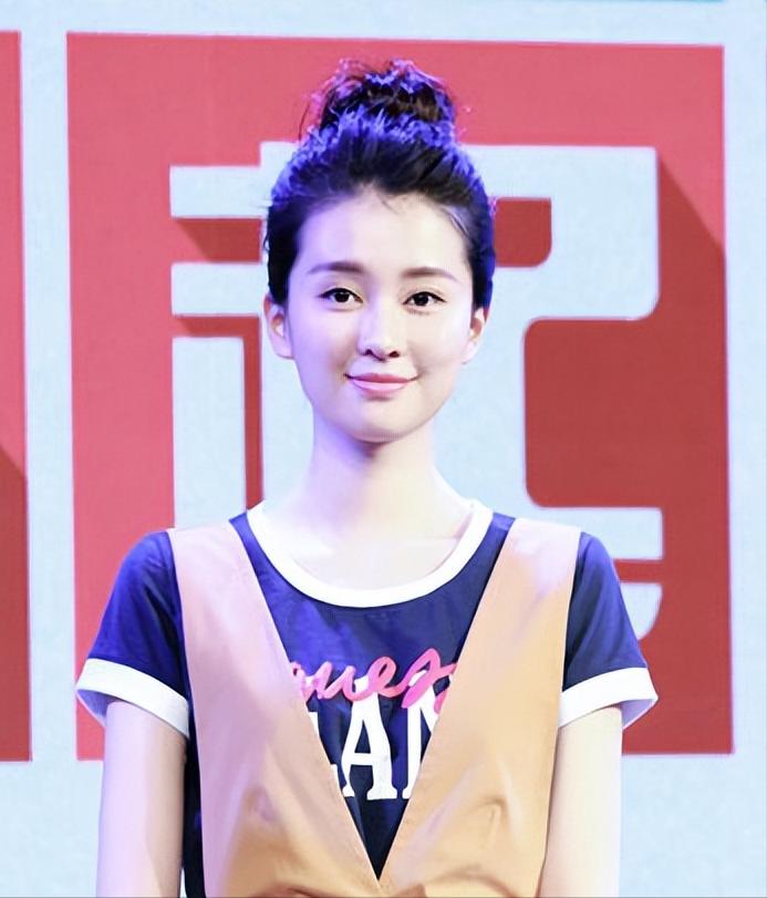 头大脸小的女生适合什么发型,头小尖脸大的女生适合什么发型