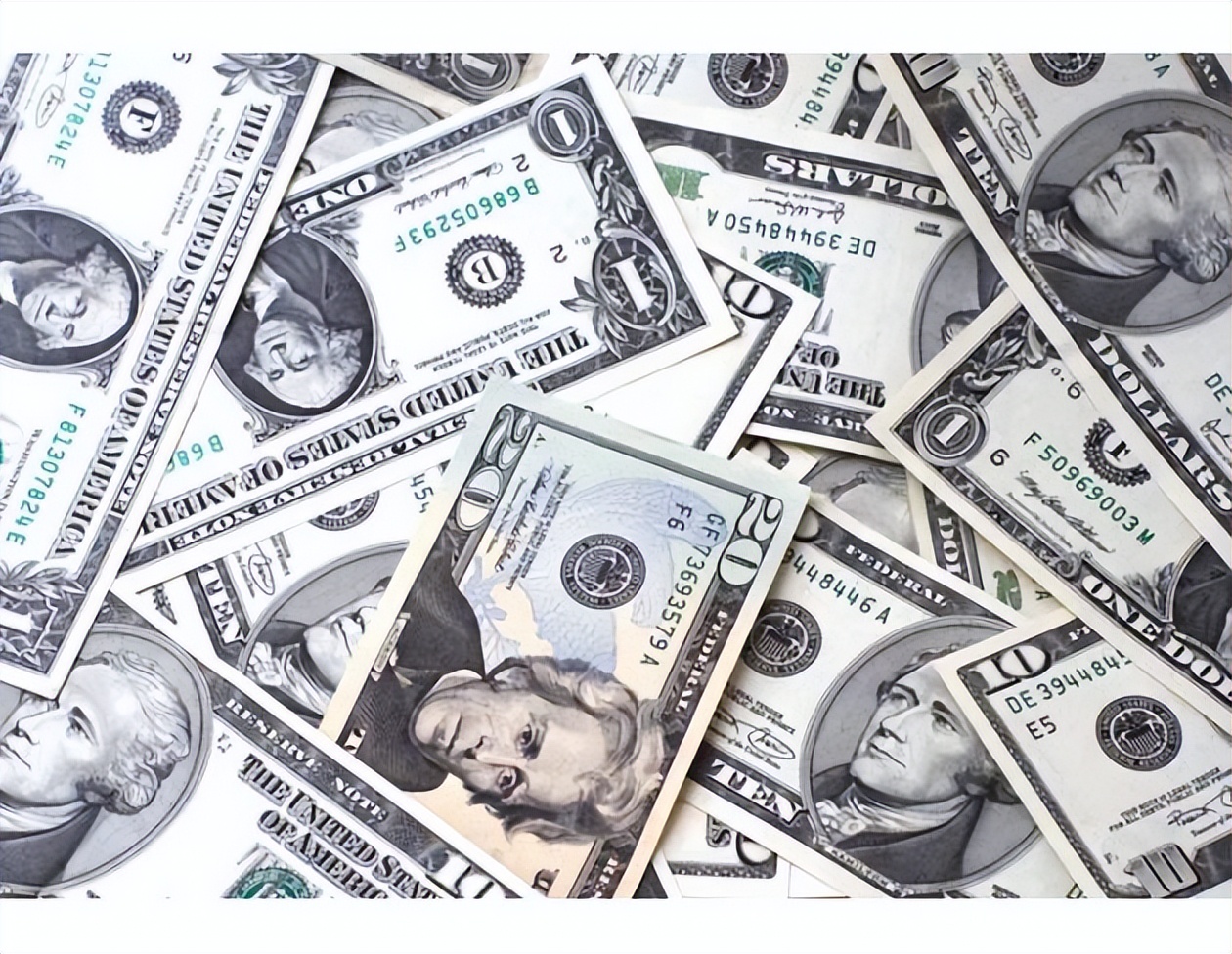 日本政府为摆脱经济萧条，竟不断上升国内债务，增加税收