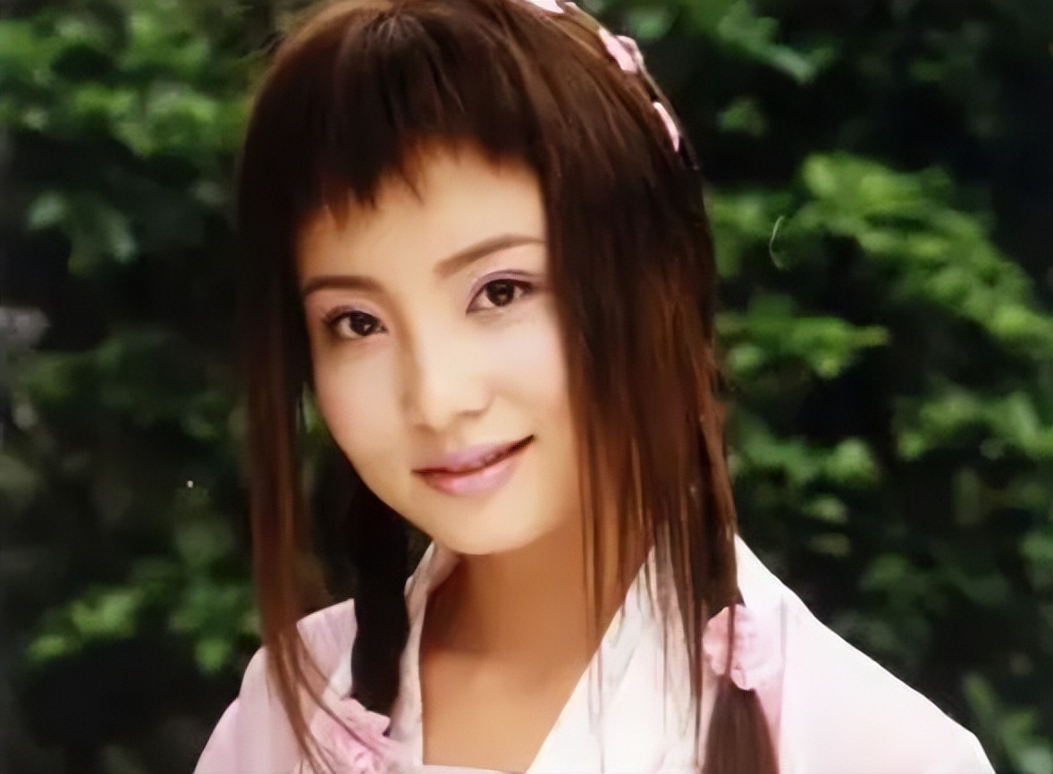 最近脸僵硬的女星,脸部变僵硬的女明星