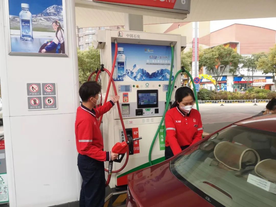 “老婆，我们结婚推迟吧！”