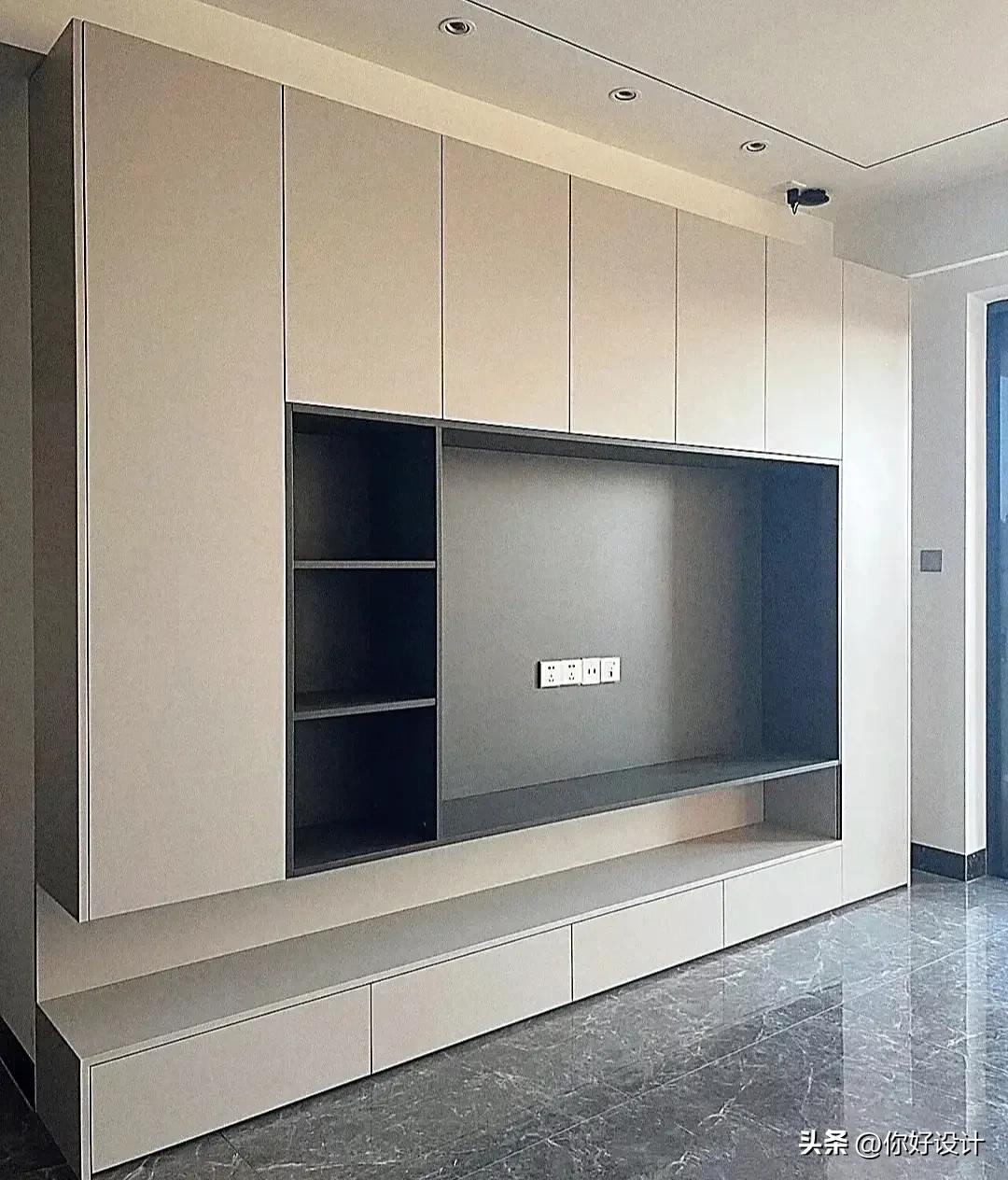 乳胶漆收纳柜电视背景墙效果,岩板电视背景墙侧边收纳柜样式