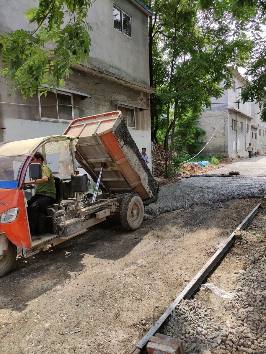 乡村下二十八章受损不均占地户要求补偿，道路建成众组民笑泯恩仇