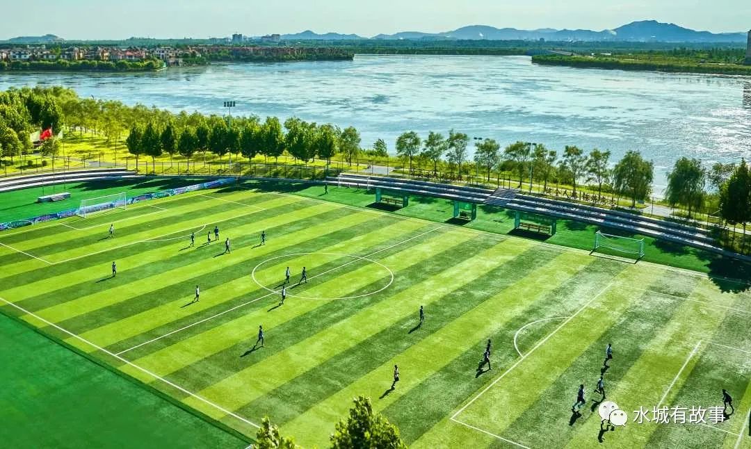 【三个努力建成】迁安青少年暑期足球比赛正酣