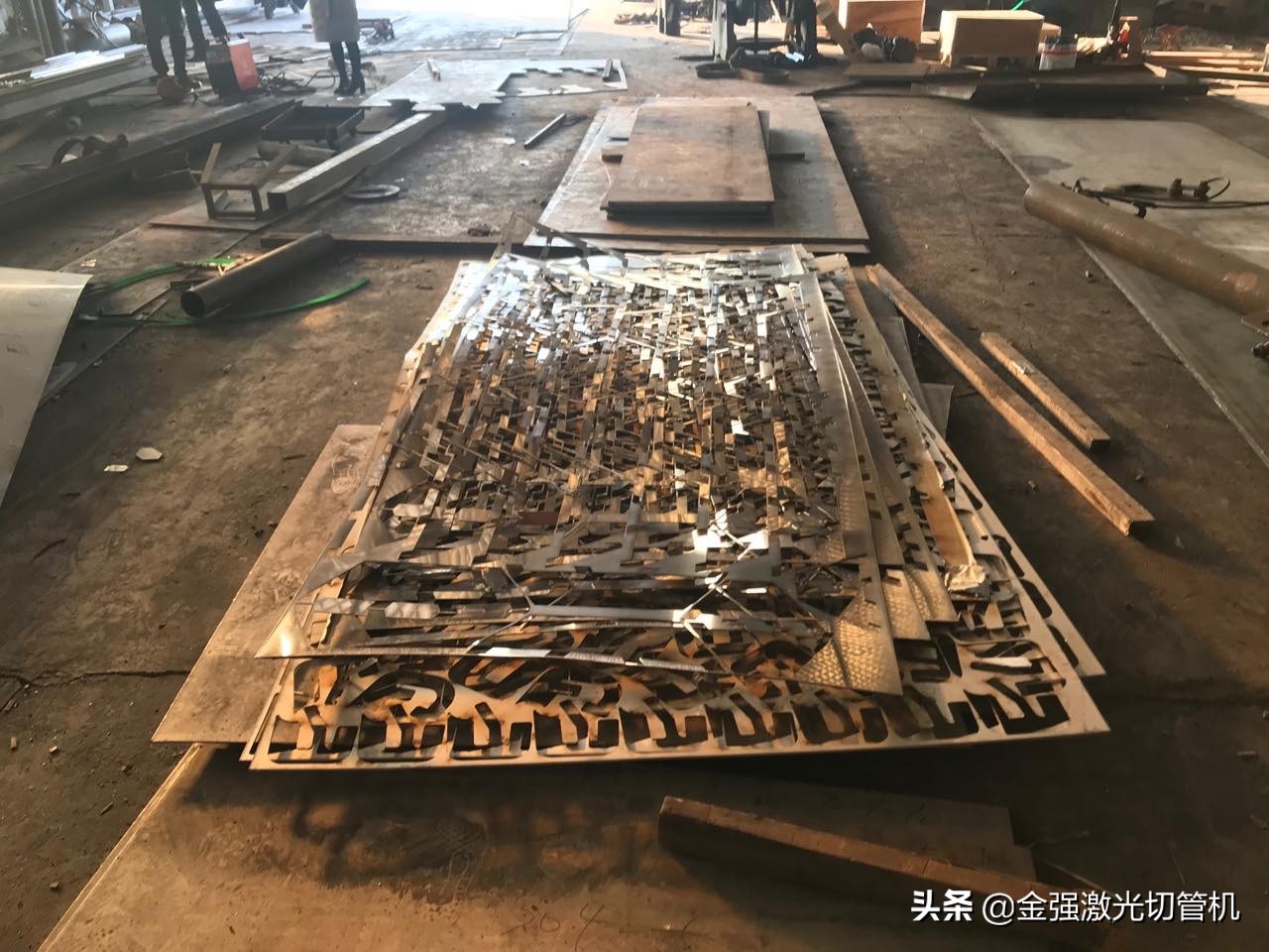 激光切割设备哪个厂家好些,价格上百万的设备