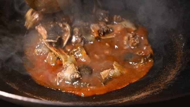 “搞什么，这大排档开到9点，老板就叫我走？”