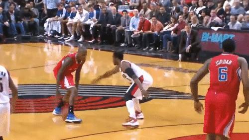 防守大闸最简单的方法,30秒教你防守小技巧