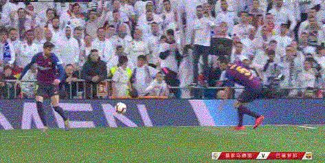 致敬C罗?维尼修斯国家德比禁区跳水,巴萨球员疯狂嘲讽