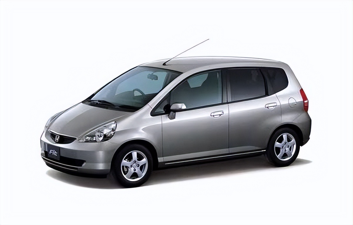 为什么二代飞度比一代飞度油耗大,为什么二代飞度最经典