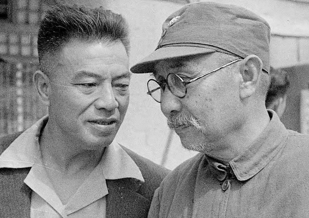 羞耻与痛苦：30张老照片记录纳粹强迫妇女脱衣的残忍场景！