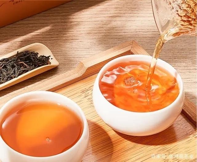 品尝纯正清爽的茶香气味,品尝浓香原味铁观音