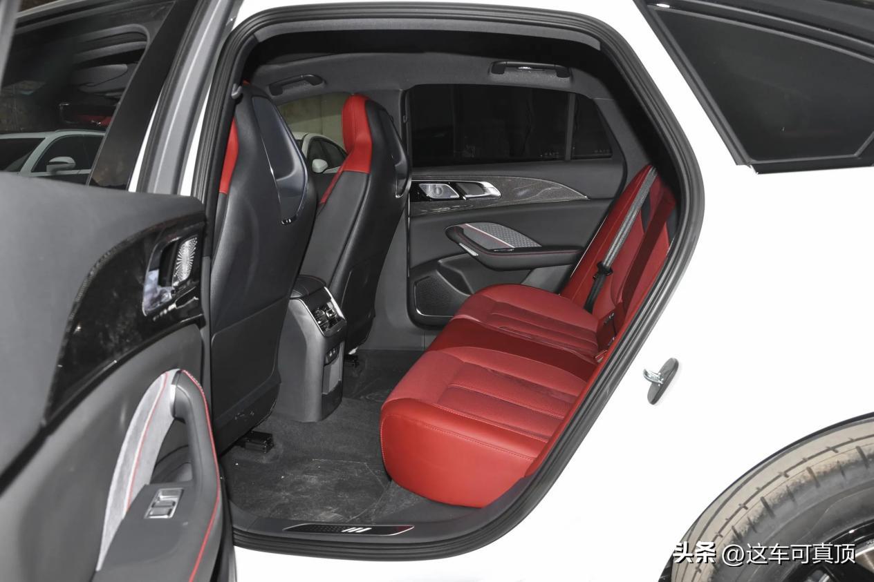 红旗h62020款1.8t落地价,红旗全新溜背轿跑红旗h6