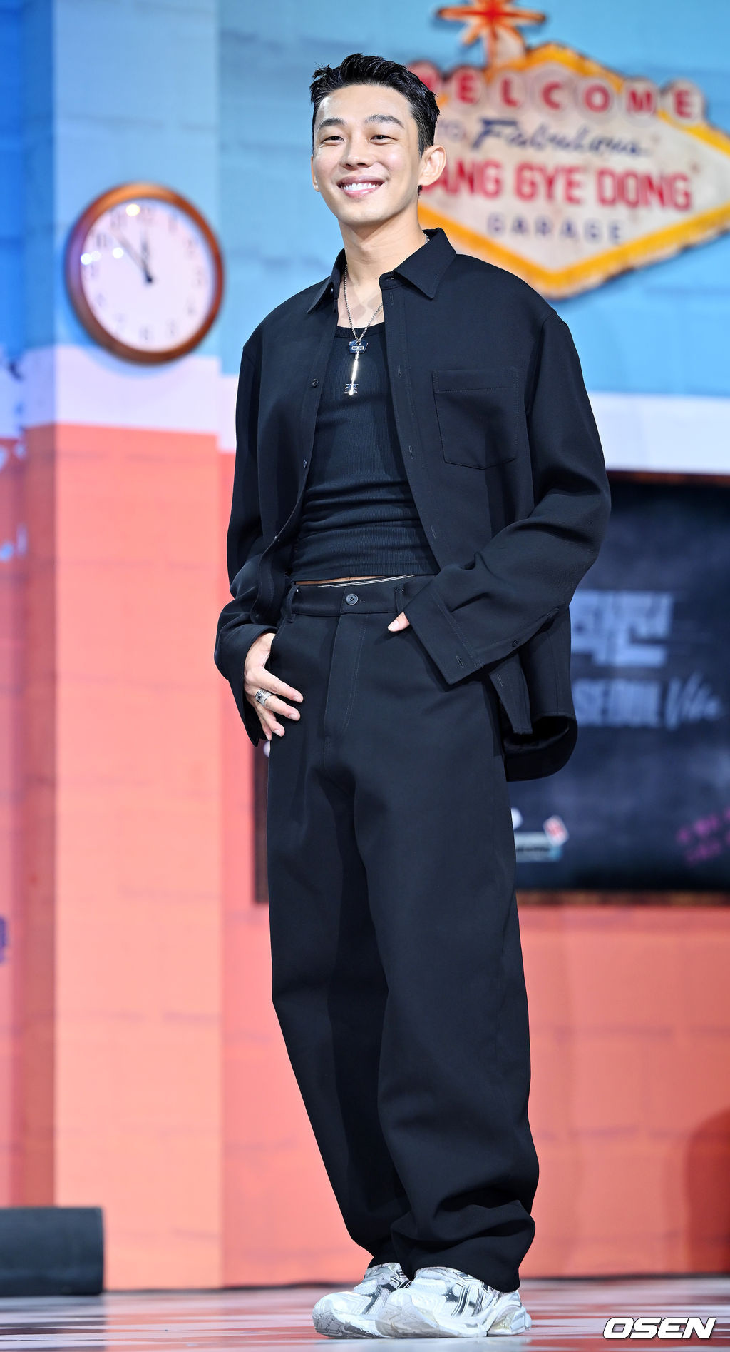 首尔大作战刘亚仁评价宋旻浩演技,刘亚仁首尔大作战有哪几套衣服