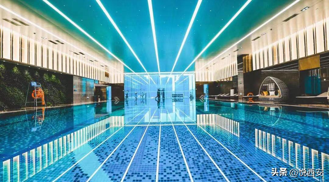 超高层+空中泳池+艺术Mall，一座垂直城市的崛起