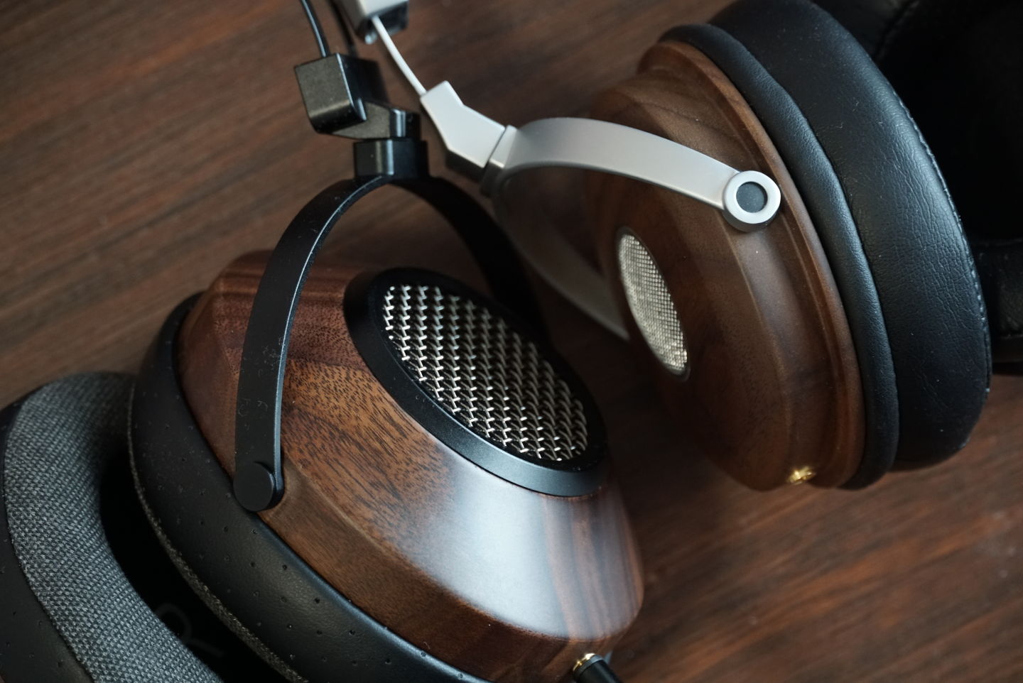 最科技的头戴式耳机,最高端头戴式耳机