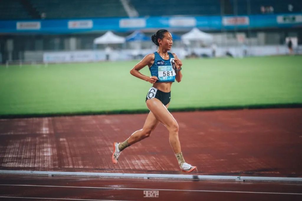 田径比赛英姿勃发,江津田径锦标赛直播