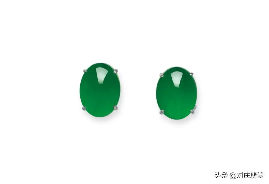 满色翡翠吊坠价格,香港佳士得拍卖翡翠手镯成交记录