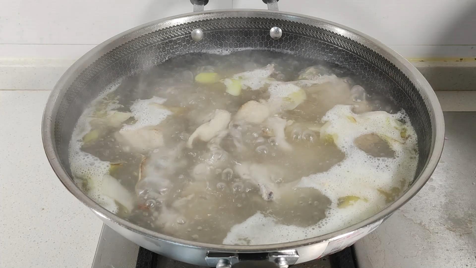 炖鸡汤的正确做法放什么,炖鸡汤都放什么料营养又好吃