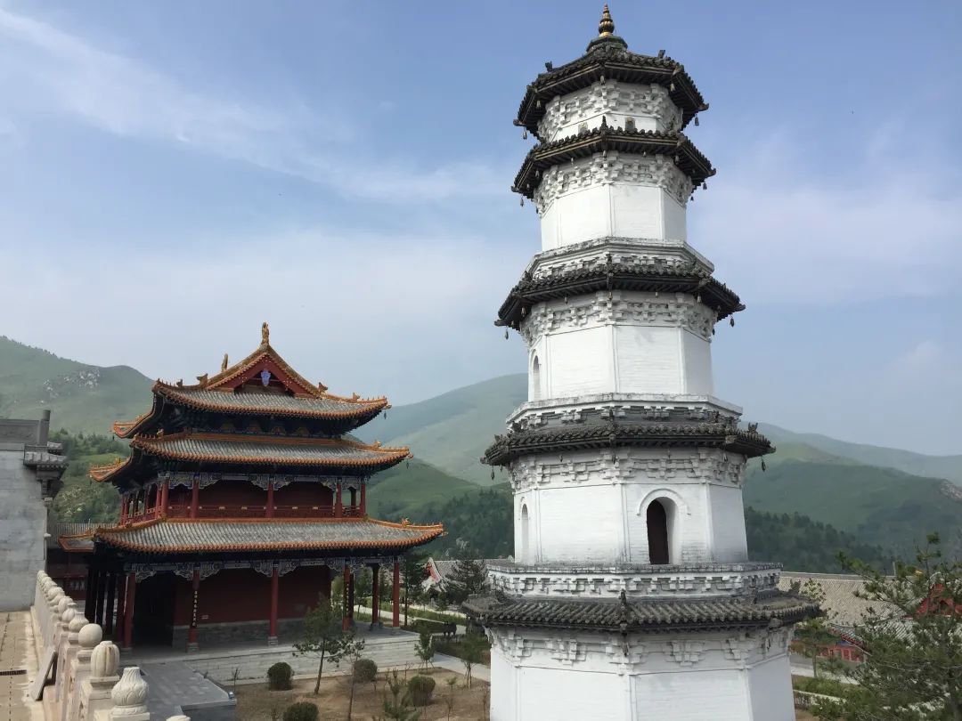 文殊菩萨的圣地在哪,文殊菩萨最灵的10大寺庙