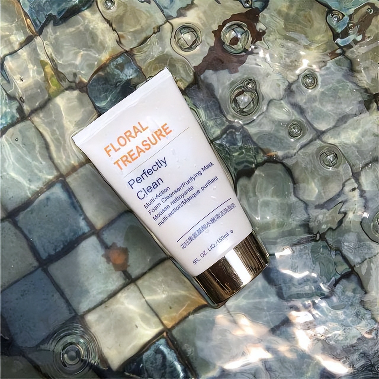 能把脸洗得很白净的洗面奶,比较好用的洗面奶深层清洁