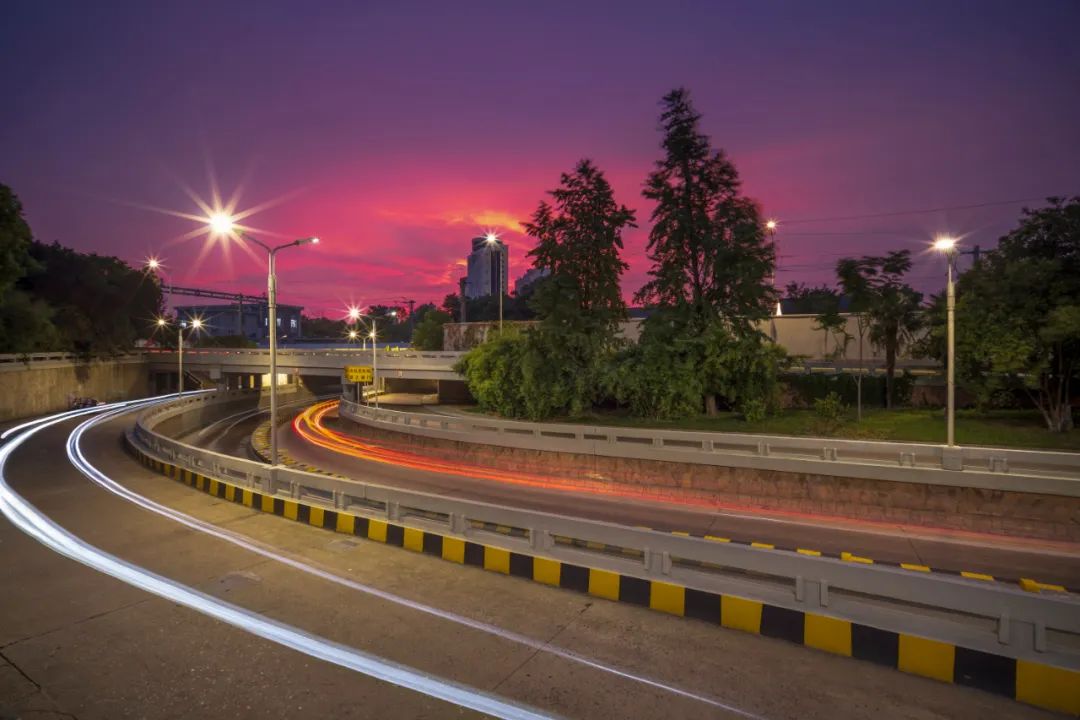 户外拍摄，当然要更“轻”一点——老蛙12-24mm