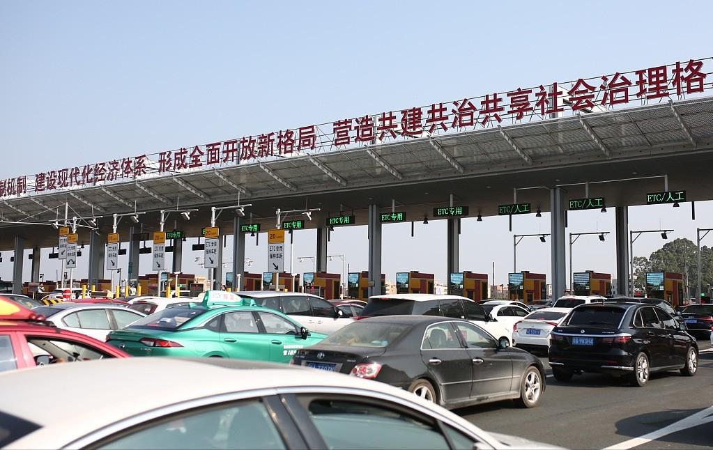 高速公路3000公里免费何时开始,国务院2020高速费免费时间