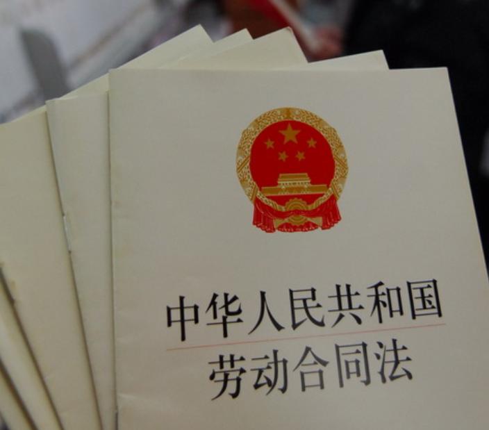 国内工厂是怎么压榨工人的,八小时工作制度算压榨吗