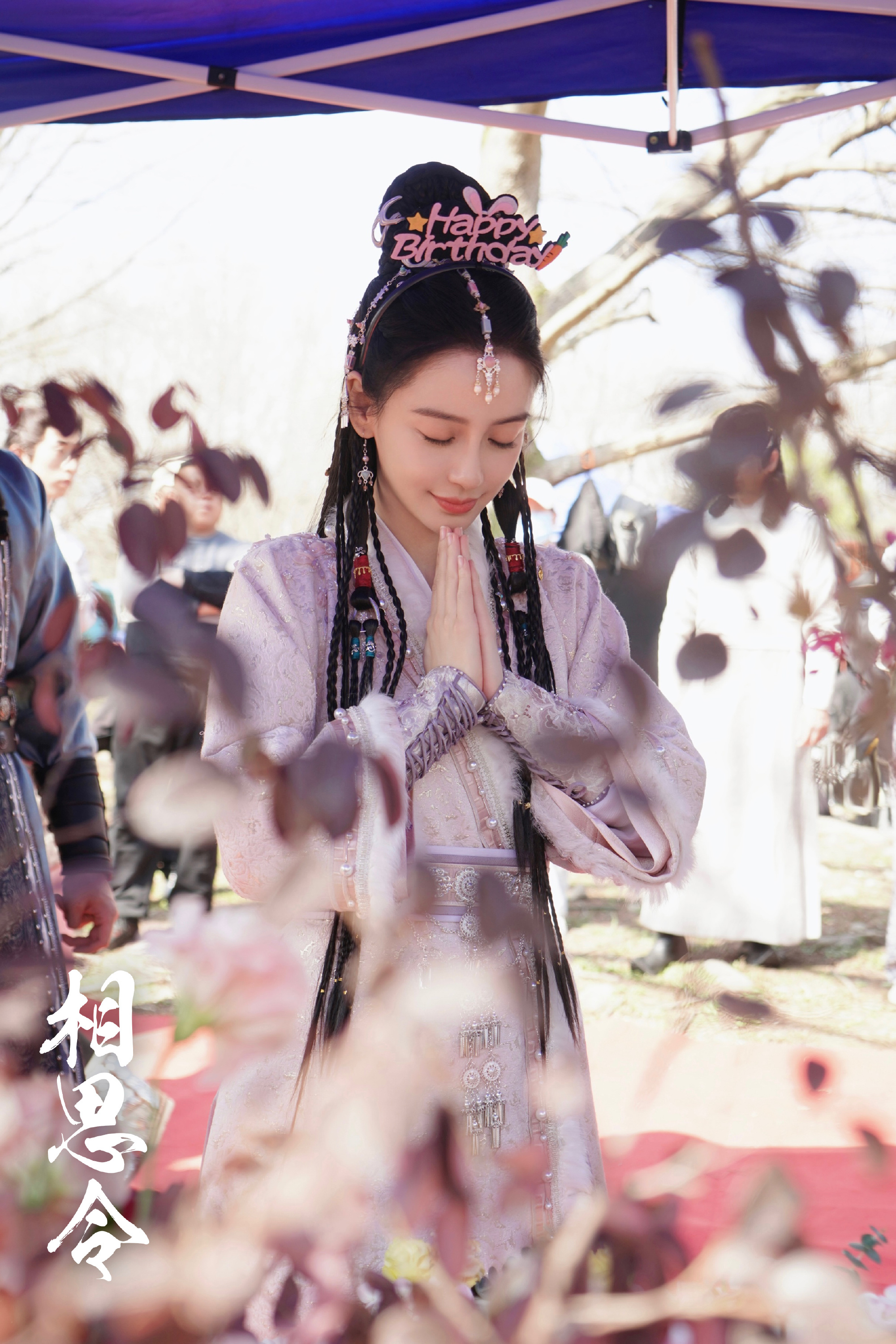 baby杨幂庆生晒亲密照引争议,杨幂晒angelababy合照祝生日快乐