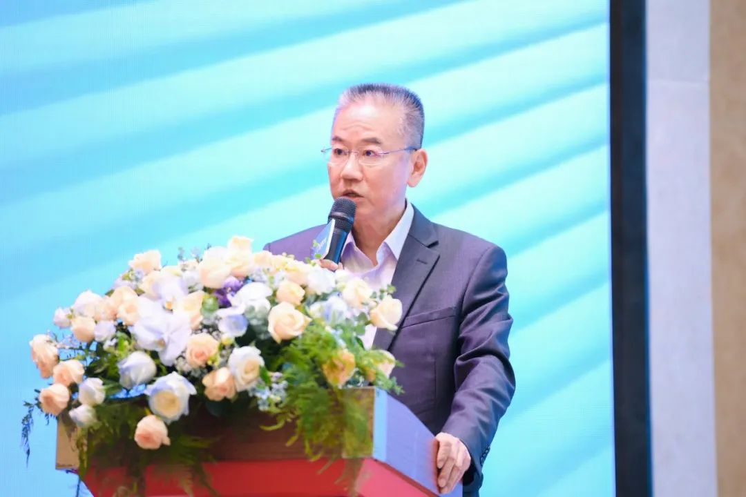 让世界更懂先生香水,让世界更懂中国