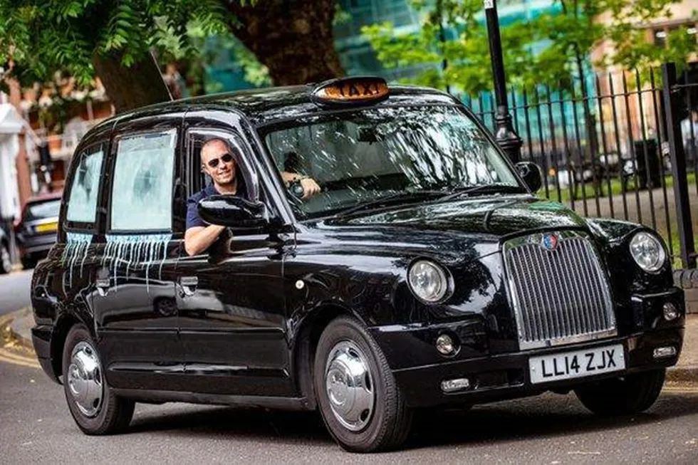 知豆新能源微型汽车续航300公里,丰田普锐斯06年刚出时报价