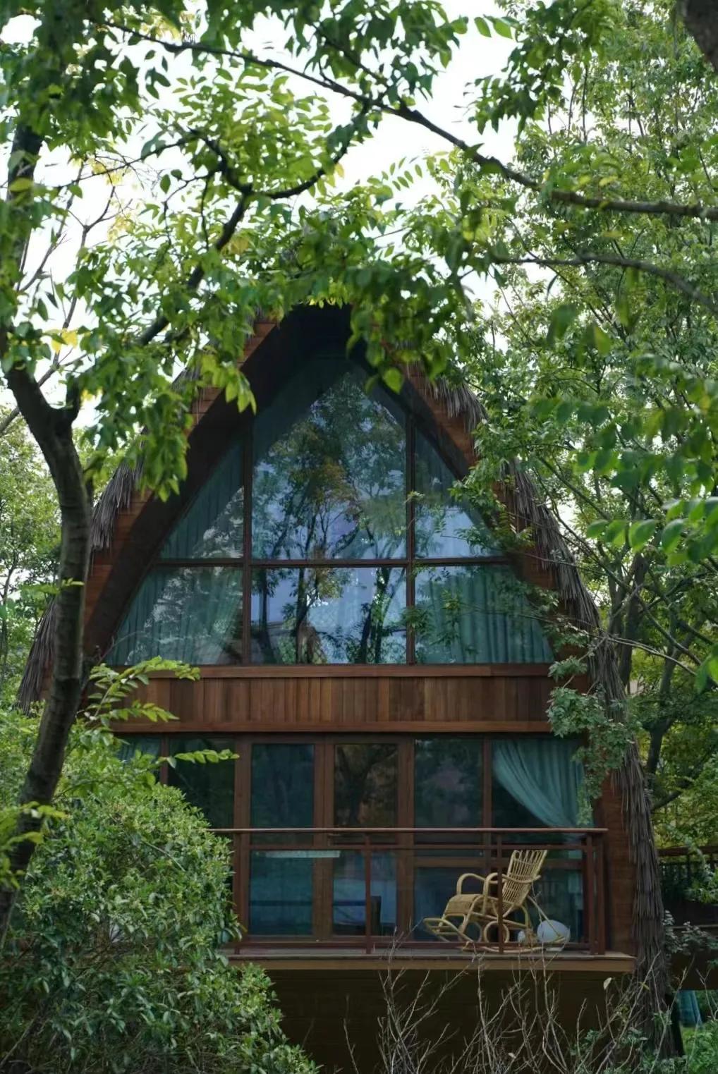 小精灵同款树屋绝了!遛娃的秘密基地,诗境家园里的度假圣地