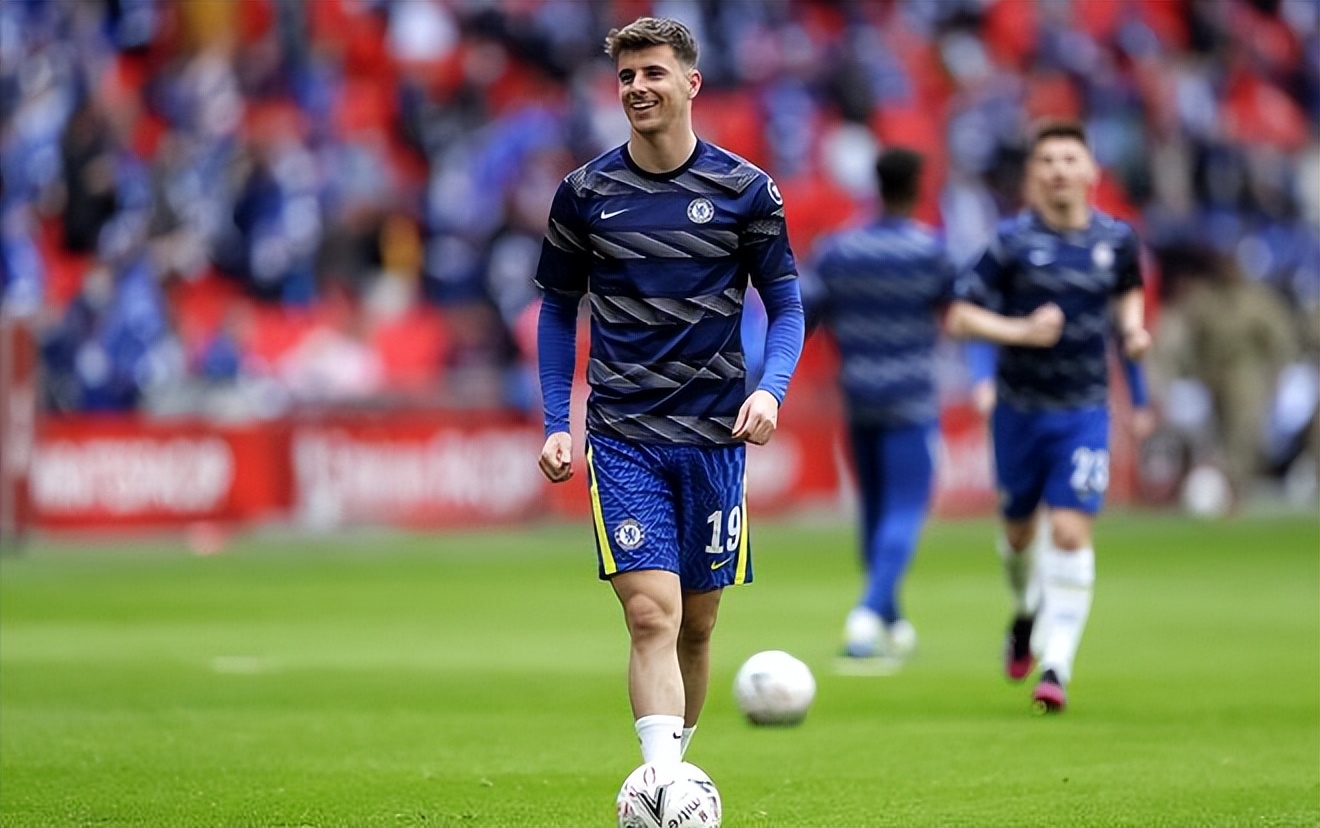 25岁新星10年5亿顶薪续约,明码标价500万的明星