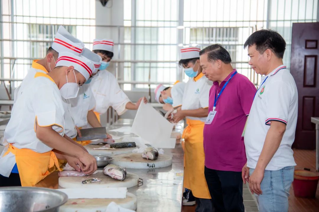 做鱼生也能考证！84人将获广西首批“横县鱼生制作”专项职业能力证书